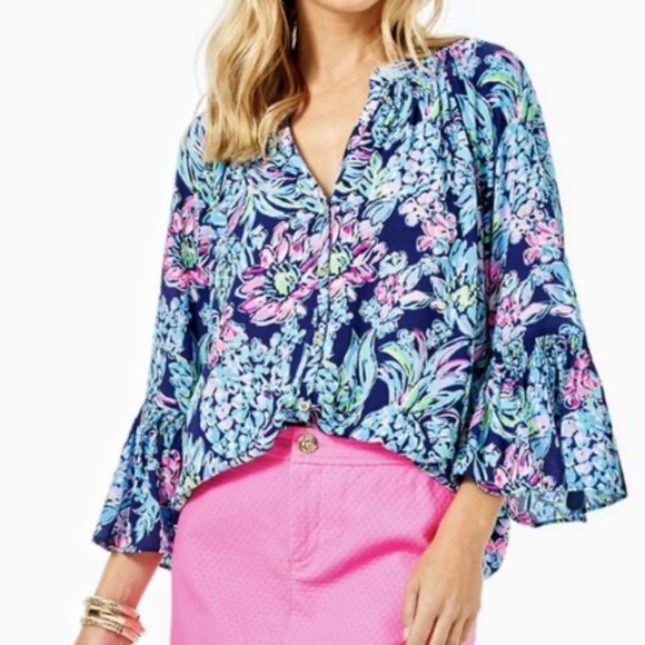 Lilly Pulitzer Tops - Lilly Pulitzer DAKOTA Top Blouse High Tide Navy Pineapple Paradise-M